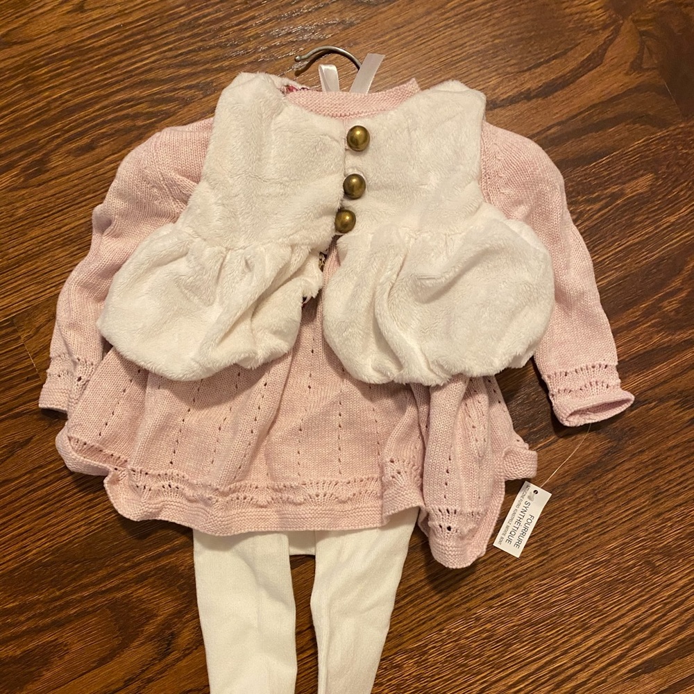 NWT. Sweater vest tights